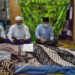 Turut Berdukacita, Wakil Bupati Hulu Sungai Selatan, Syamsuri Arsyad, S.AP, MA bertakziah ke rumah duka almarhum Hanafi bin Zakaria