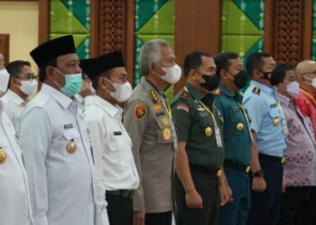 Wakil Bupati Hulu Sungai Selatan (HSS) Syamsuri Arsyad,S.AP MA didampingi Kepala Bappelitbangda Kab. HSS M. Arliyan Syahrial, M.IP menghadiri Musrenbang Provinsi Kalimantan Selatan Tahun 2023