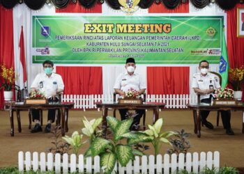 Pemerintah Kabupaten Hulu Sungai Selatan melaksanakan Exit Meeting pemeriksaan terinci atas LKPD TA 2021 pada Pemkab HSS oleh BPK RI Perwakilan Kalsel, Rabu (13/04) di Pendopo Bupati HSS.