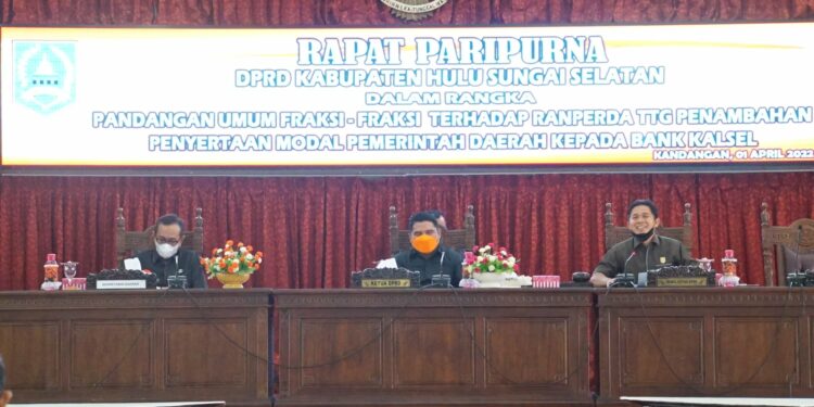 Fraksi DPRD Kab. HSS Sampaikan Pandangan Umum Atas Ranperda Penyertaan Modal Pemda Kepada Bank Kalsel
