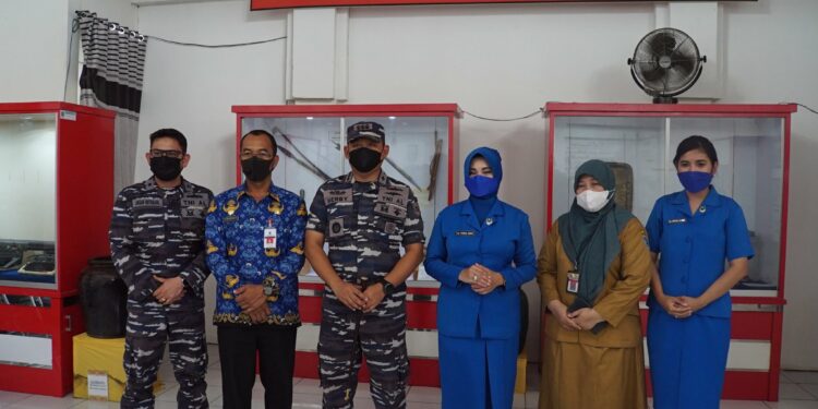 DANLANAL BANJARMASIN BERKUNJUNG KE KAB. HSS DALAM RANGKAIAN HUT KE- 72 PROKLAMASI GUBERNUR TENTARA ALRI DIVISI IV PERTAHANAN KALIMANTAN