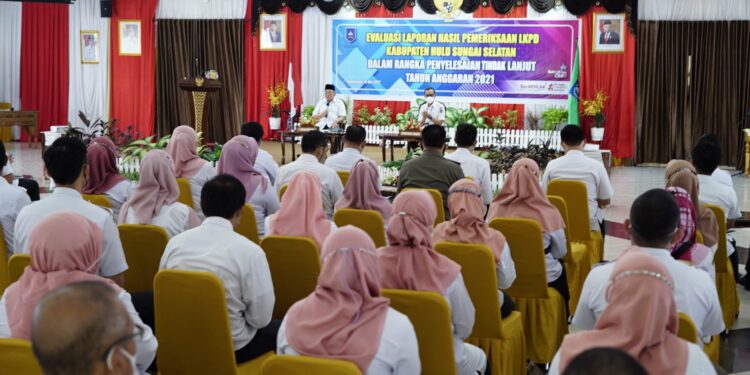 PEMKAB HSS MENGADAKAN EVALUASI LAPORAN HASIL PEMERIKSAAN LKPD KAB HSS DALAM RANGKA PENYELESAIAN TINDAK LANJUT TA 2021
