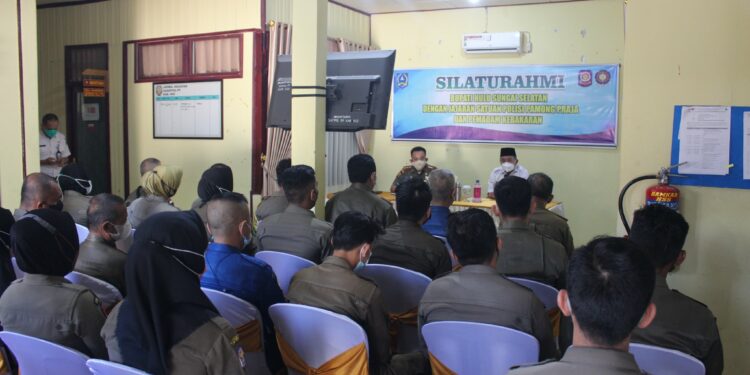 BUPATI HSS SILAHTURAHMI DAN BERIKAN ARAHAN KEPADA ANGGOTA SATPOL PP
