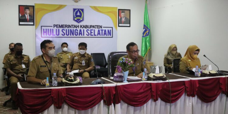 Audiensi Kajian Akademis Potensi Keunggulan Daerah dan Peluang Investasi di Kab. HSS