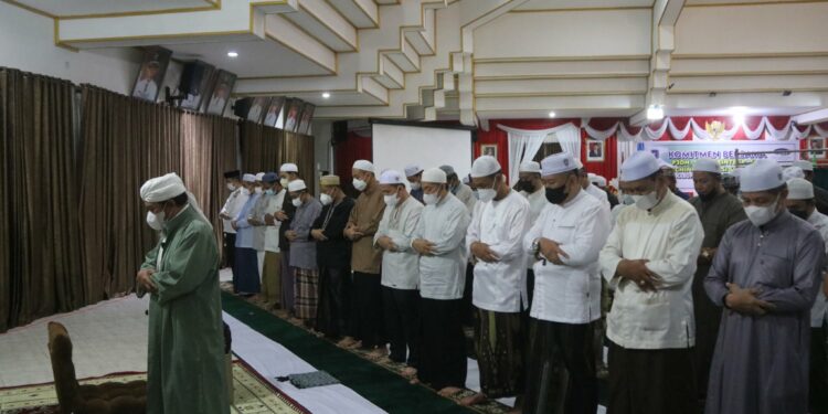 Gerakan Sholat Subuh Berjamaah Dan Pengajian Rutin Subuh Rabu Lingkup Pemkab. HSS