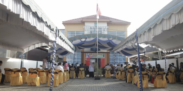 LOMBA MELUKIS MURAL DI HALAMAN GEDUNG PERPUSTAKAAN UMUM DAERAH KEC. DAHA SELATAN