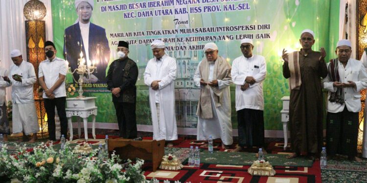 BUPATI IKUTI PERINGATAN TAHUN BARU HIJRIYAH 1444 H BERSAMA MASYARAKAT DAHA