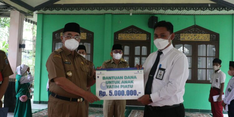 Pemkab HSS Berbagi Kebahagiaan Bersama Anak Yatim