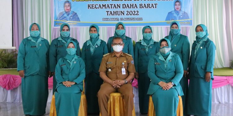 BERIKUT DAFTAR NAMA KETUA TP-PKK DESA KECAMATAN DAHA BARAT PERIODE 2022-2028:
