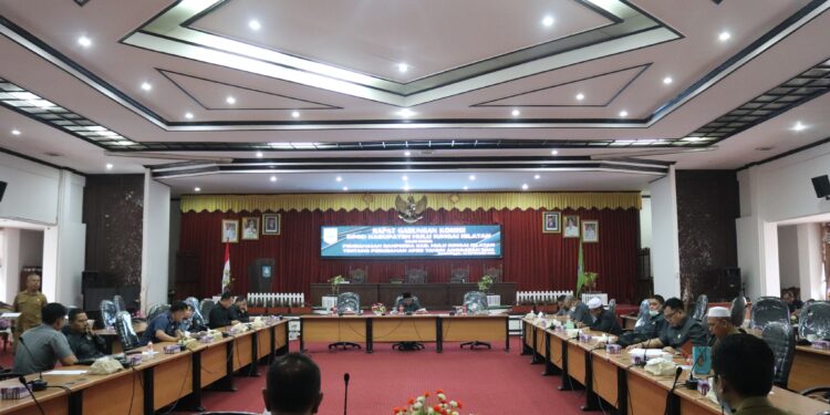 Rapat Gabungan Komisi Pembahasan Ranperda Perubahan APBD TA. 2022