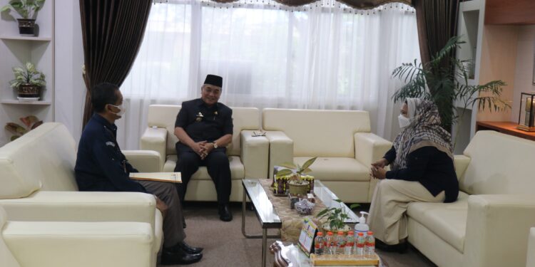 Bupati Terima Kunjungan Ketua Komisi Pemilihan Umum Kab. HSS