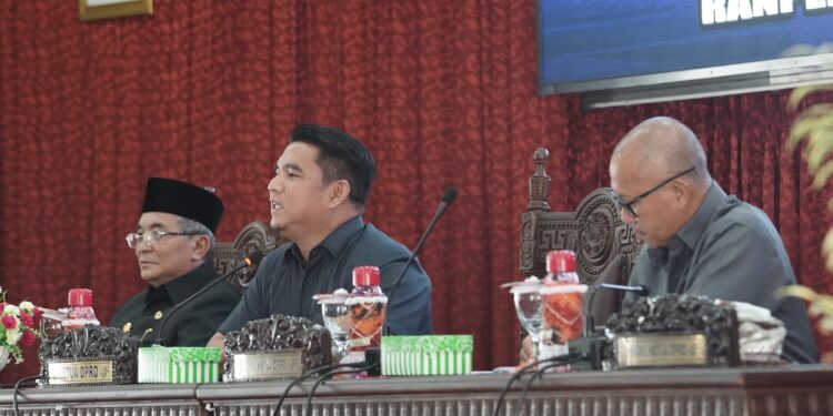 Bupati HSS Sampaikan Pendapatnya Terhadap Renperda Inisiatif DPRD Kab. HSS