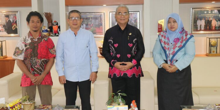 BUPATI SAMBUT BAIK KEINGINAN PENULIS YANG INGIN MEMBUAT BUKU  BIOGRAFINYA