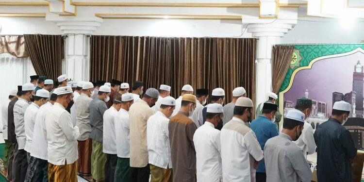 Pemkab HSS Menggelar Sholat Subuh Dan Pengajian