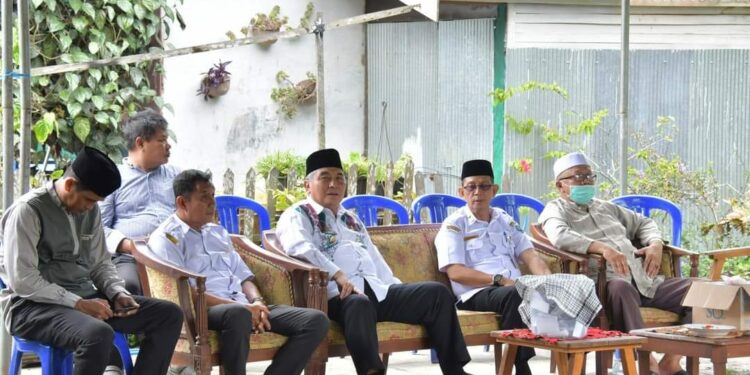 Bupati HSS Bertakziah Ke Rumah Duka Drs Eddy Rakhmad, M.Pd Bin H Mudjahit H.T