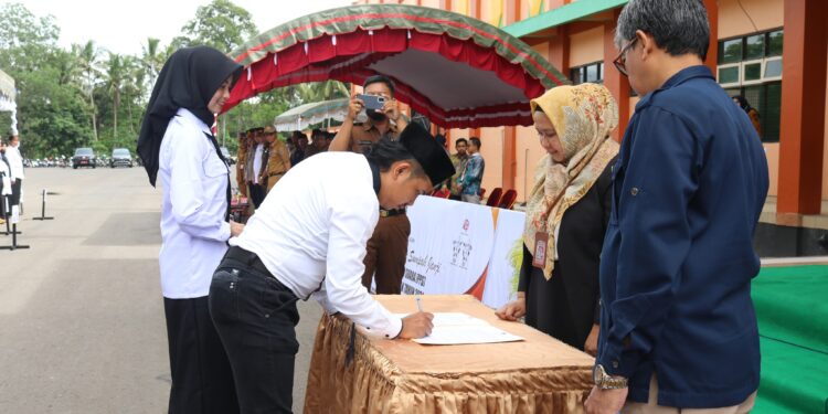 PELANTIKAN DAN PENGAMBILAN SUMPAH ANGGOTA PPS KAB. HSS PEMILU TAHUN 2024