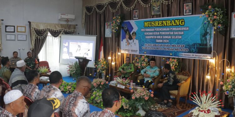 BUPATI HSS BUKA MESRENBANG RKPD TAHUN 2024 KECAMATAN DAHA SELATAN