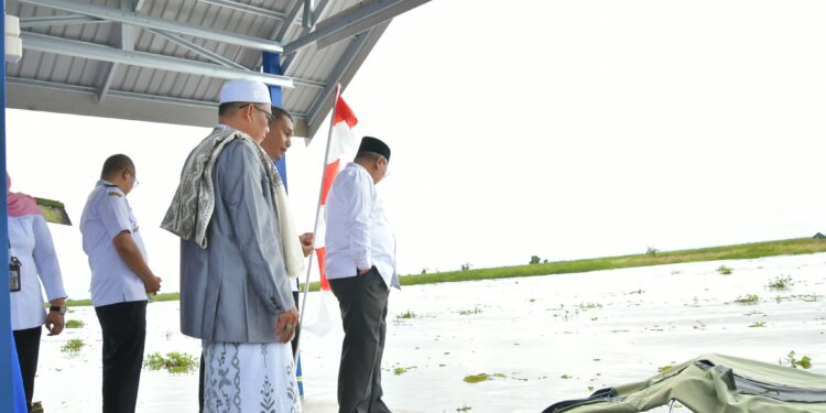 BUPATI RESMIKAN HALTE SUNGAI DI DESA BAJAYAU