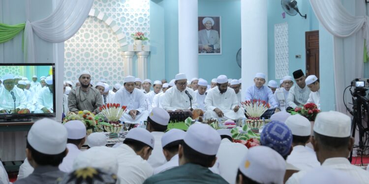 WABUP HSS HADIRI HAUL ABAH GURU SEKUMPUL DI MAJELIS TA’LIM RAUDHATUSYIFA WAL FATAYA