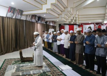 SHOLAT SUBUH BERJAMAAH DAN PENGAJIAN RUTIN SUBUH RABU LINGKUP PEMKAB HSS