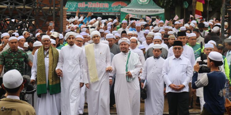 BUPATI DAN WABUP HSS HADIRI PERINGATAN ISRA MI’RAJ DI MASJID AR-RAUDAH KANDANGAN