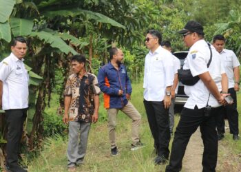 PENINJAUAN JALAN TANGGUL SUNGAI KALANG