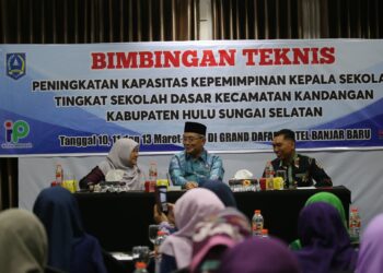 BUPATI HSS BUKA BIMTEK PENINGKATAN KAPASITAS KEPEMIMPINAN KEPALA SEKOLAH TINGKAT SEKOLAH DASAR KECAMATAN KANDANGAN