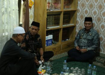 BUPATI HADIRI UNDANGAN MENYARATUS ALM HJ. RABIATUL ADAWIYAH BINTI MADSAID