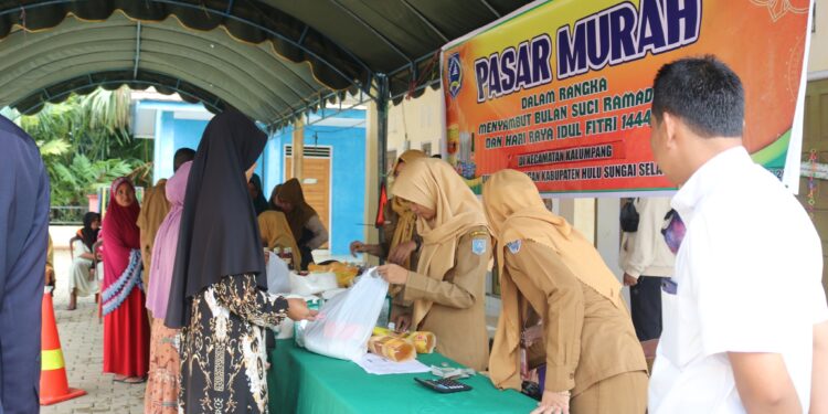 RAMADHAN TIBA, PASAR MURAH DIGELAR DI KECAMATAN KALUMPANG