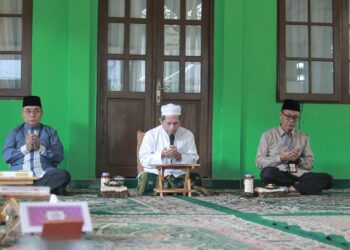 BUPATI HSS MENGIKUTI KHATAMAN AL-QUR’AN DAN TAUSIYAH AGAMA