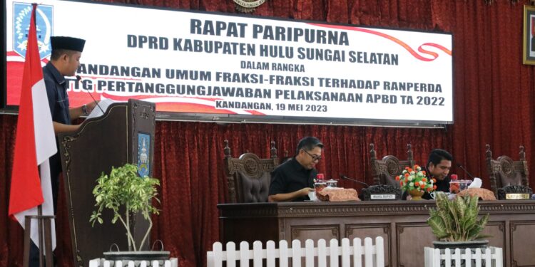 WAKIL BUPATI HSS DENGARKAN PANDANGAN UMUM FRAKSI DPRD TENTANG RANPERDA PERTANGGUNGJAWABAN PELAKSANAAN APBD TA 2022