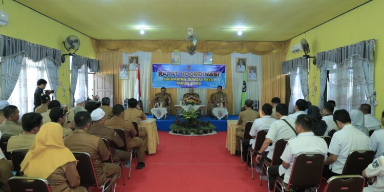 BUPATI TEKANKAN TERUS MAKSIMAL BERI LAYANAN DAN PROGRAM YANG BERMANFAAT BAGI MASYARAKAT