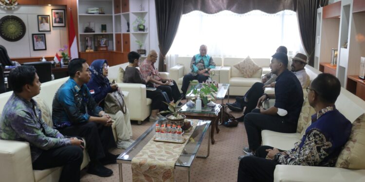 BUPATI HSS SAMBUT HANGAT KEDATANGAN TIM PENILAI PENGHARGAAN NIRWASITA TANTRA TAHUN 2022