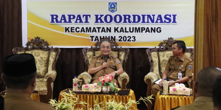 RAKOR KECAMATAN KALUMPANG, BUPATI HSS BERIKAN ARAHAN TERKAIT PELAYANAN KEPADA MASYARAKAT