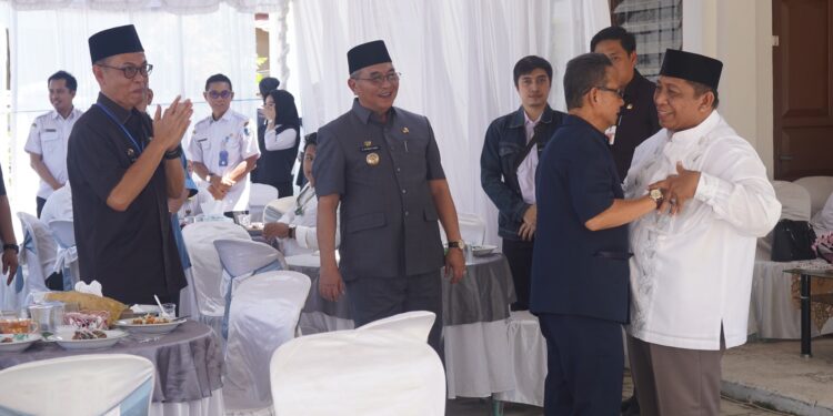 BUPATI HSS HADIRI SYUKURAN BERANGKAT HAJI