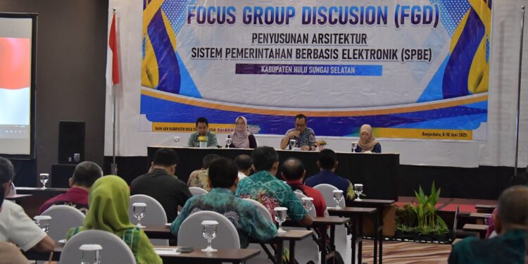 SEKDA KAB. HSS BUKA KEGIATAN FGD TENTANG ARSITEKTUR SISTEM PEMERINTAHAN BERBASIS ELEKTRONIK (SPBE)