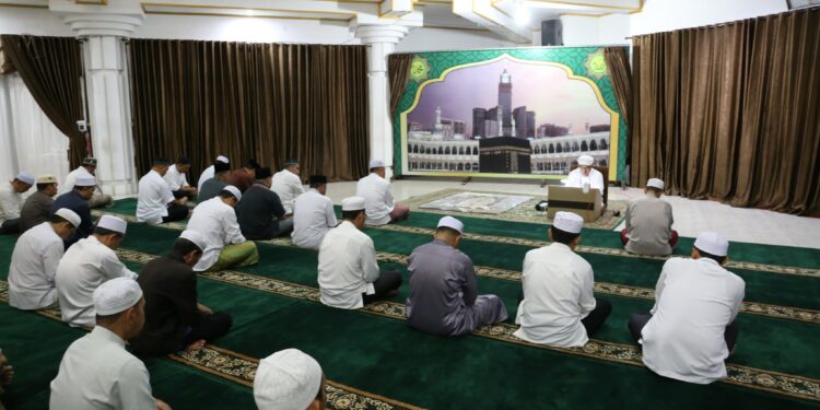 SHOLAT SUBUH BERJAMAAH & TAUSYIAH RUTIN LINGKUP PEMKAB HSS
