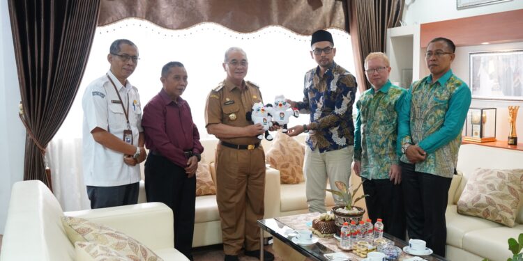 MASA BAKTI USAI, SEKRETARIS DAN KOMISIONER KPU PERIODE 2018-2023 PAMIT KEPADA BUPATI