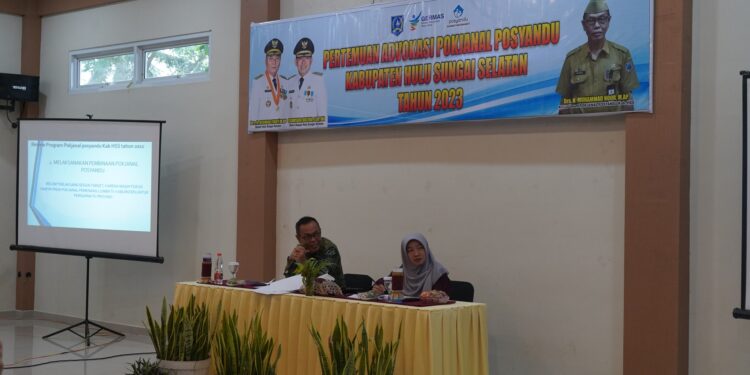 BERI MATERI DALAM RAKOOR POKJANAL POSYANDU, SEKDA HSS : MARI KITA BERDAYAKAN POSYANDU !