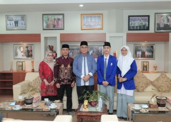 BUPATI HSS TERIMA TAMU DARI MAN 1 BANJARMASIN