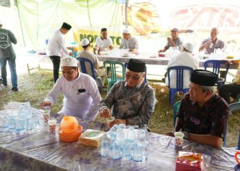 BUPATI HSS HADIRI SAPRAH AMAL DI MAJELIS TA’LIM DAN SHOLAWAT ASSHOFA KANDAGAN