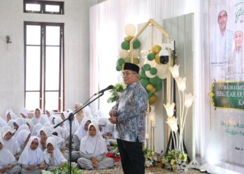 HADIRI MILAD KE-2 MDT RAUDHATUSSALAF, BUPATI HSS MOTIVASI SANTRI SANTRIWATI DALAM MENUNTUT ILMU AGAMA SEJAK DINI