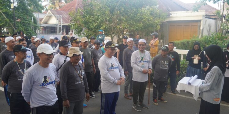 BUPATI IKUTI KEGIATAN JALAN SANTAI BERSAMA SANTRI DAN SANTRIWATI MERIAHKAN TAHUN BARU ISLAM 1445