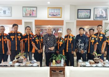BUPATI H. ACHMAD FIKRY SAMBUT HANGAT TIM RELAWAN DAHA