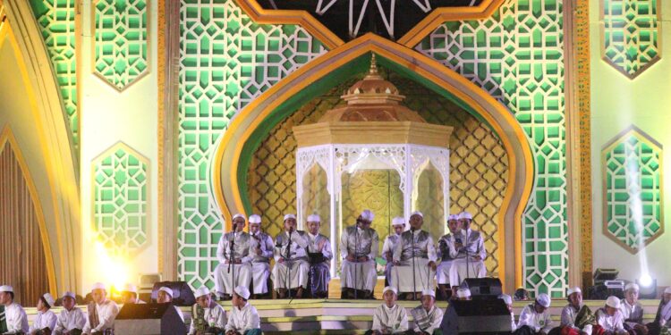 WABUP HSS HADIRI PENUTUPAN MTQ KE-XXXIV PROVINSI KALSEL, KAFILAH KABUPUPATEN HSS RAIH JUARA TERBAIK 1 PAWAI TAA’RUF