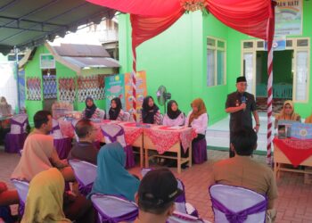 BERIKAN SEMANGAT DAN MOTIVASI, BUPATI HSS BESERTA JAJARAN KUNJUNGI LANGSUNG POSYANDU RUQAYAH 2