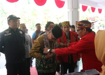 BUPATI BUKA MUSYAWARAH DAERAH DEWAN ADAT DAYAK HULU SUNGAI SELATAN TAHUN 2023