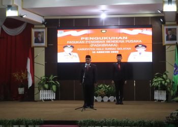 KUKUHKAN PASKIBRAKA KAB HSS TAHUN 2023, BUPATI H. ACHMAD FIKRY : TETAP JAGA SEMANGAT NASIONALISME DALAM KEHIDUPAN SEHARI – HARI