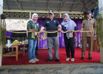 BUPATI HARAPKAN ANGGREK BISA MENJADI CINDERAMATA BAGI WISATAWAN YANG BERKUNJUNG KE LOKSADO
