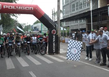 GOWES SEHATI KE-5 YANG DILEPAS LANGSUNG OLEH BUPATI HSS DIBANJIRI RIBUAN PESERTA UMUM DAN PARA ATLET SEPEDA